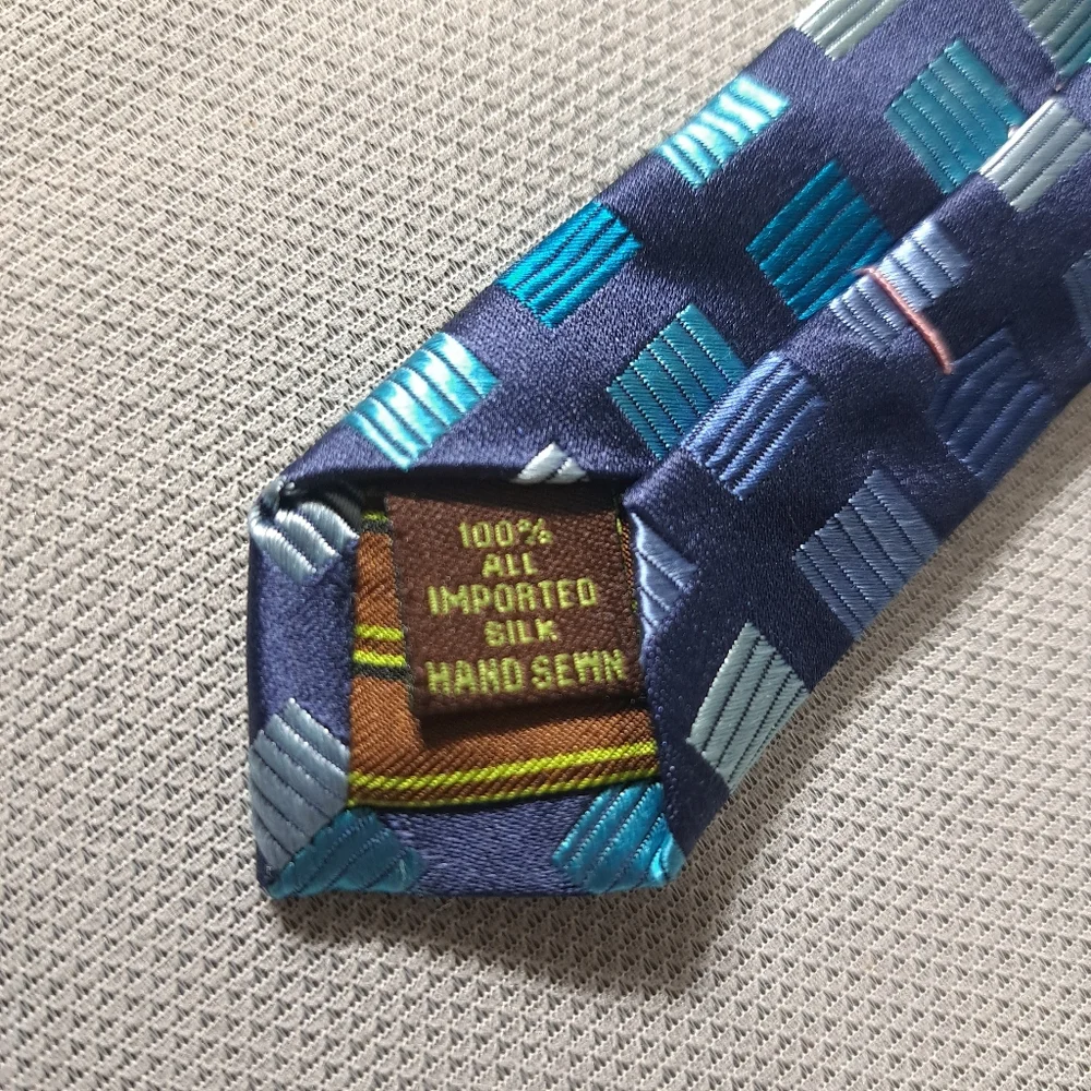 BCBG ATTITUDE Men's Tie Blue Three Tone 100% Silk‎